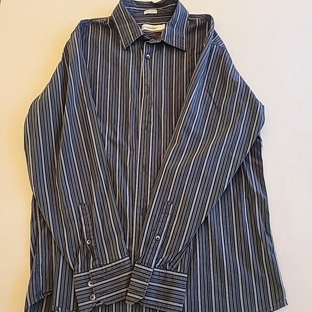 Calvin Klein Men's Black/Gray Stripe Collar Tav Button-Up Dress Shirt Size Large
